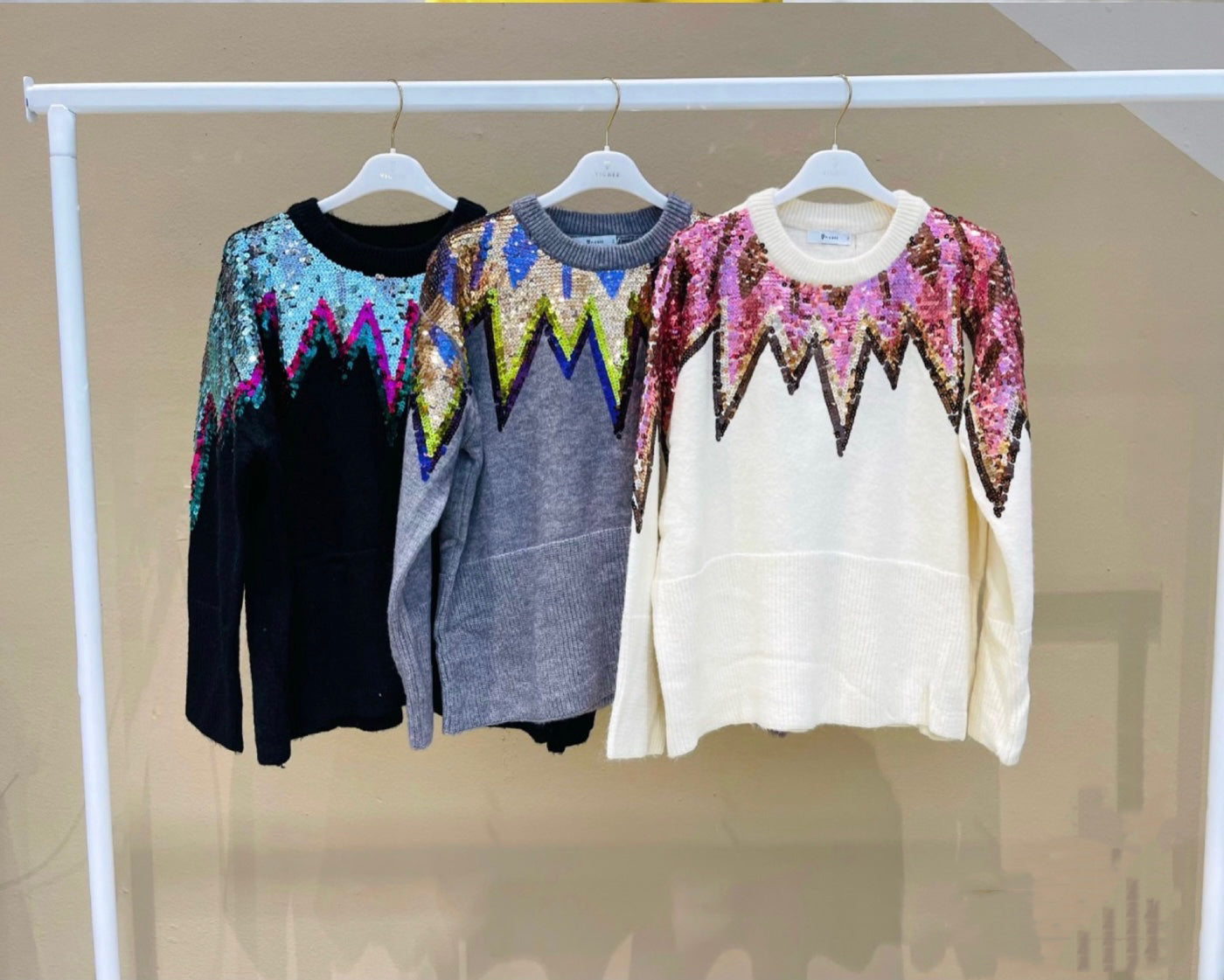 Maglione di lana da donna con paillettes
