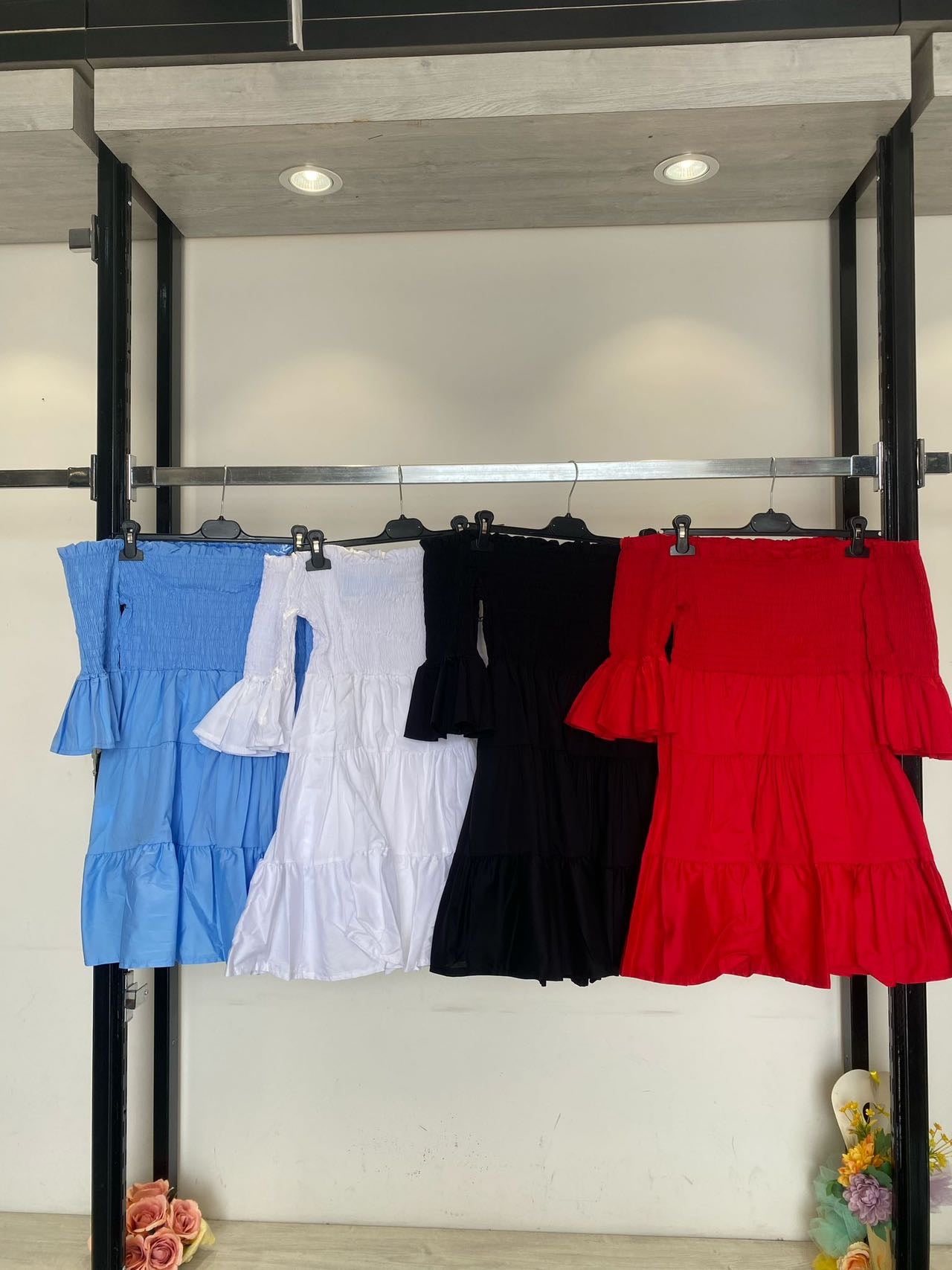 Abito con spalle scoperte