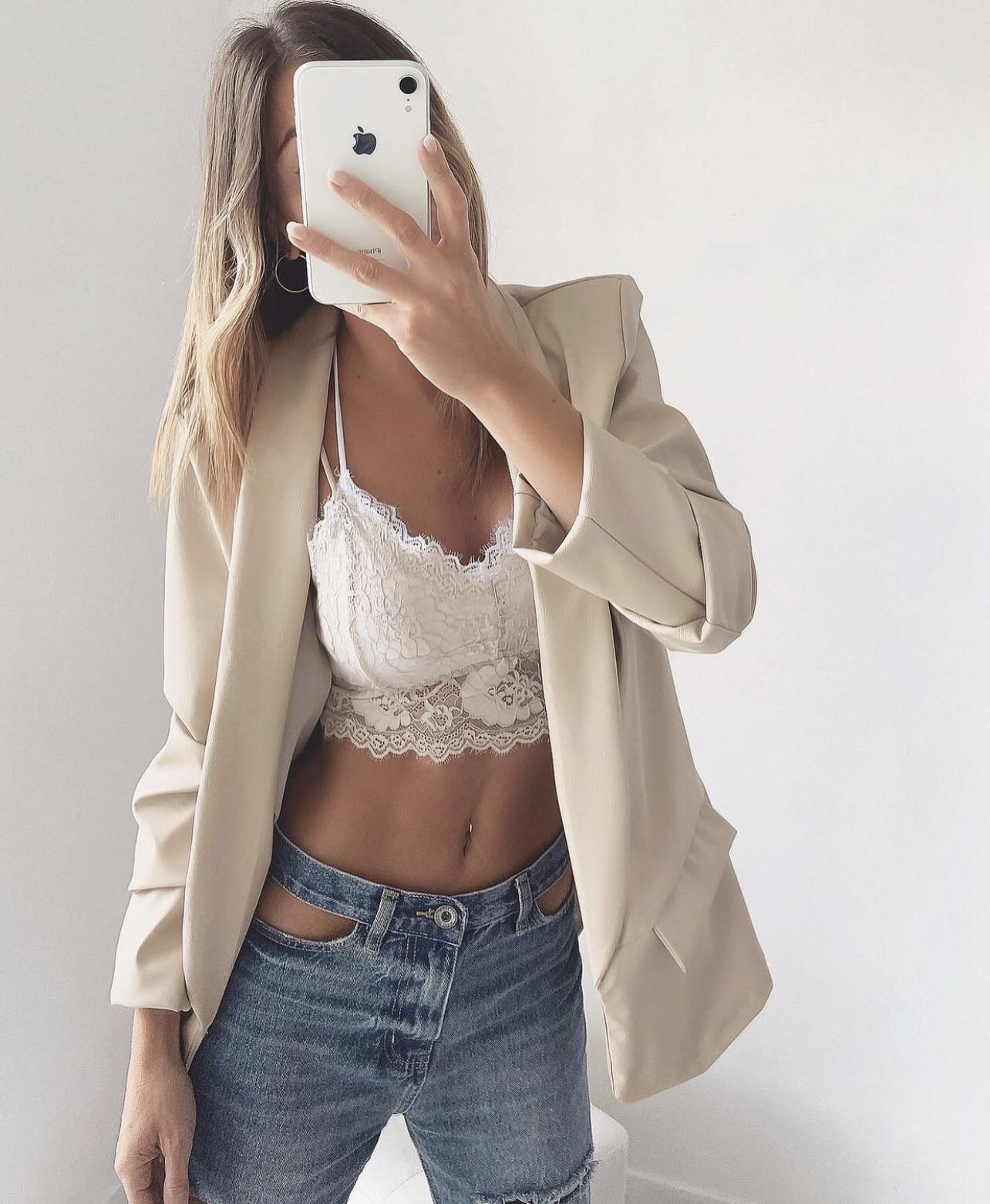 Blazer con pieghe ai manici