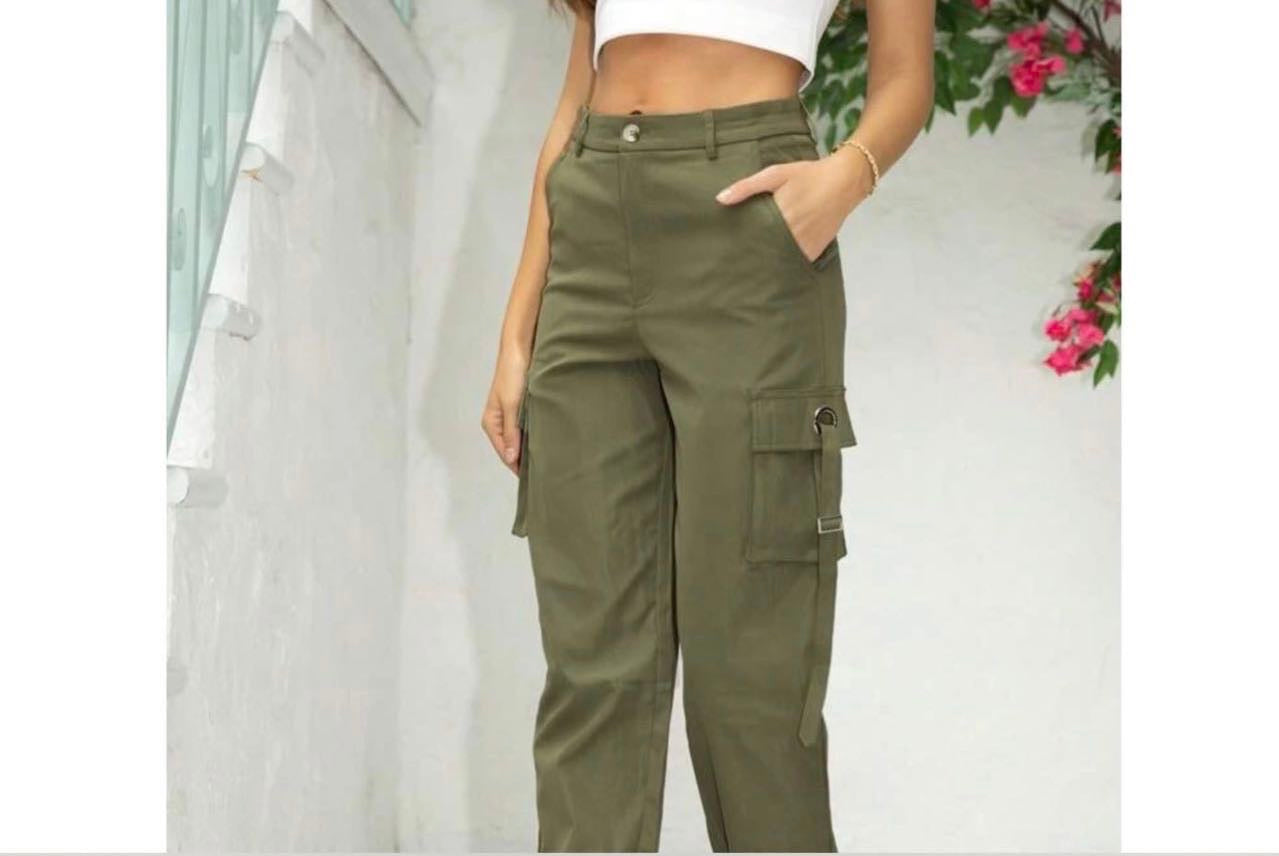 Pantaloni cargo