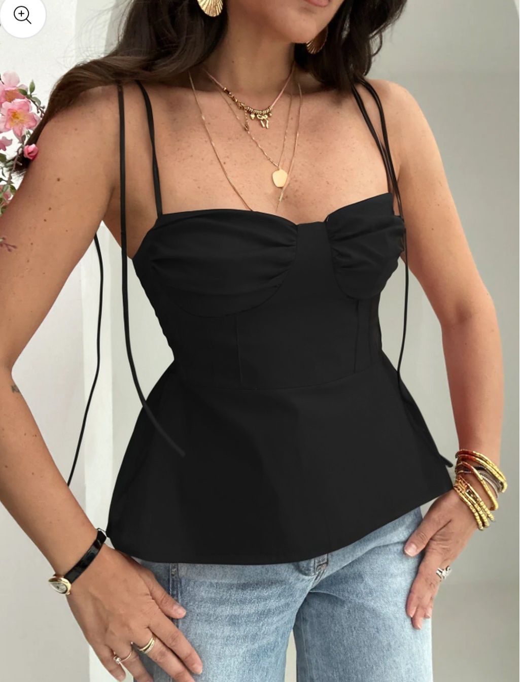 Top con bretelle con lacci